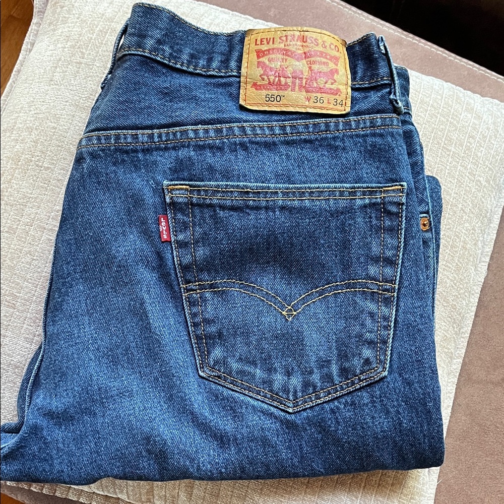 Levi's 550 Relaxed Fit Dark Blue Jeans